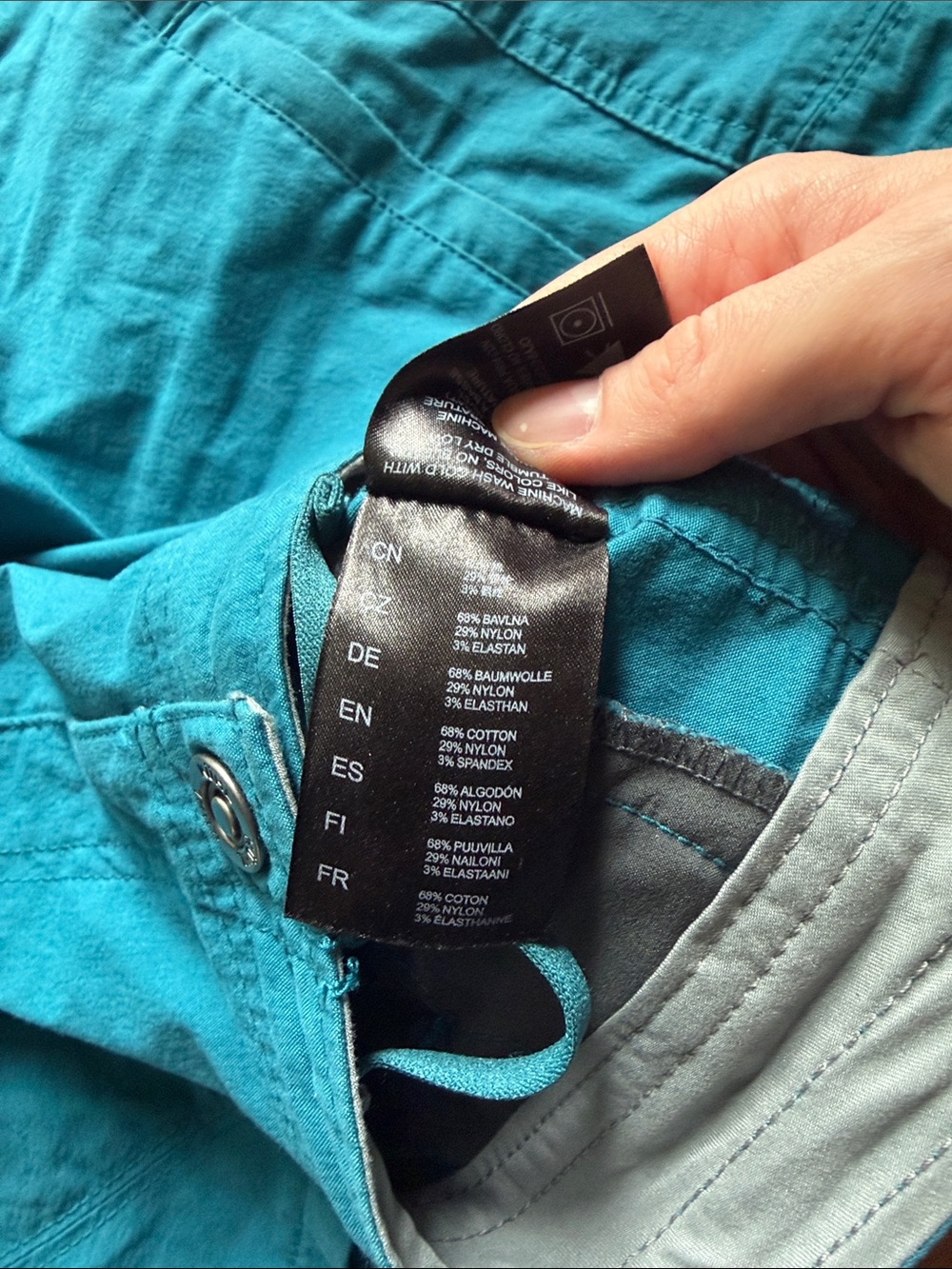 Kuhl women’s Spire hiking shorts teal Lagoon blue outdoors - Picture 6 of 7